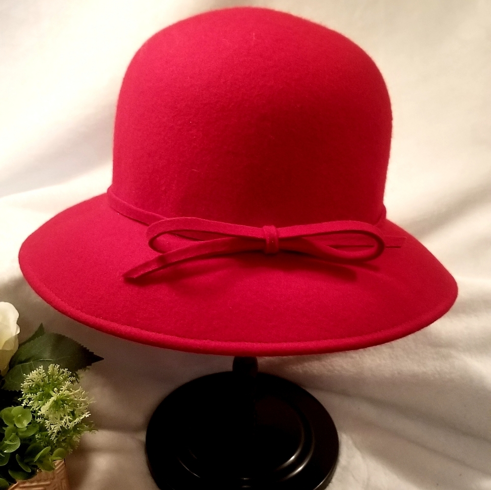 Red bowler hat